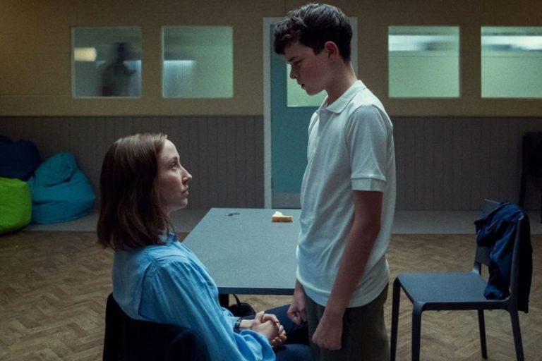 Escena de la serie Adolescencia de Netflix, donde Jamie se enfrenta a la psicóloga.