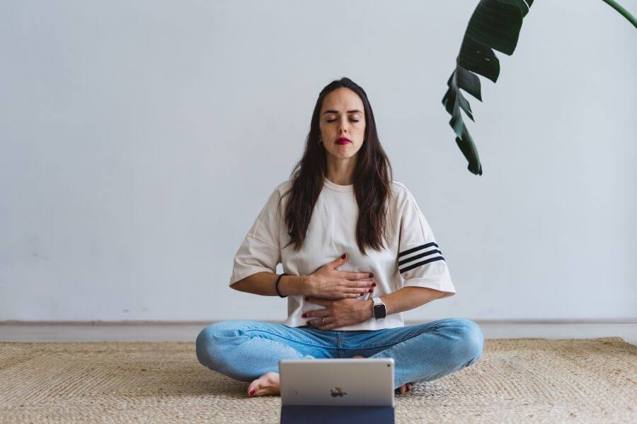 Un ejercicio de respiración y relajación para transformar la rabia en equilibrio emocional.