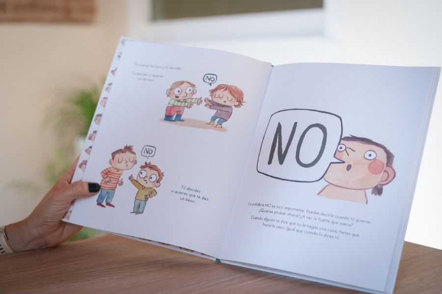 Libro infantil con ilustraciones que enseñan a decir “NO” como herramienta clave de prevención de ASI.